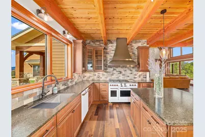 946 Ridge Road, Green Mountain, NC 28740 - Photo 18