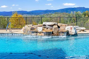 946 Ridge Rd, Green Mountain, NC 28740 - Photo 4