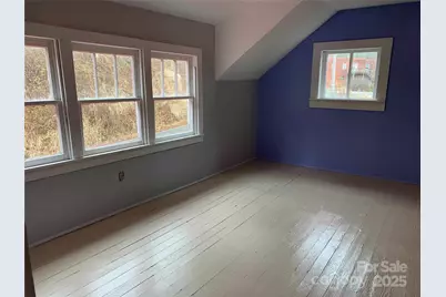 37 S US 19E Highway, Newland, NC 28657 - Photo 14