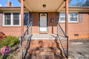 2815 Highland Dr, Lincolnton, NC 28092 - Photo 1