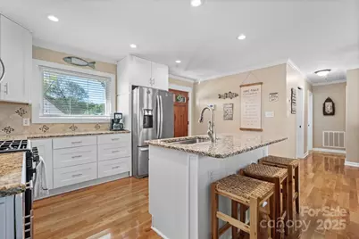 349 Taylorsville Beach Court, Taylorsville, NC 28681 - Photo 16