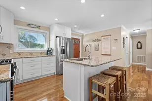 349 Taylorsville Beach Ct, Taylorsville, NC 28681 - Photo 16