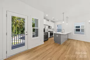 3936 Hager Dr, Charlotte, NC 28208 - Photo 10