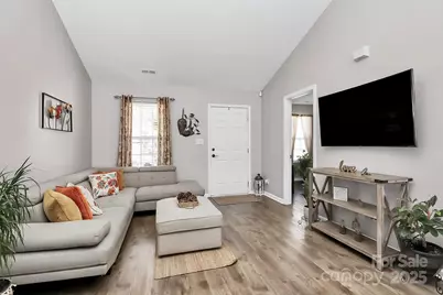 2524 Gelsinger Avenue, Bessemer City, NC 28016 - Photo 4