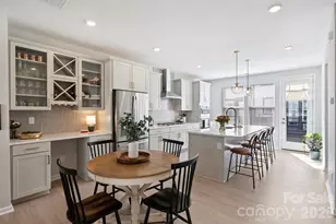 912 Mary Max Dr, Davidson, NC 28036 - Photo 1