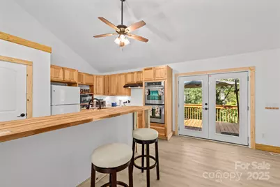 1036 Williamsburg Drive, Lenoir, NC 28645 - Photo 16