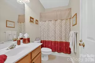 4412 Glenlea Commons Dr, Charlotte, NC 28216 - Photo 14