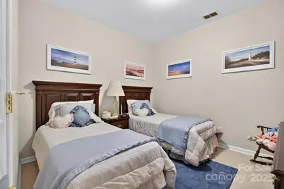 4412 Glenlea Commons Drive, Charlotte, NC 28216 - Photo 12