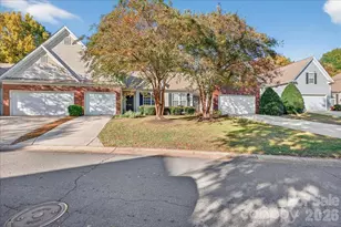 4412 Glenlea Commons Dr, Charlotte, NC 28216 - Photo 4