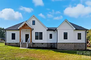 1213 Creek Side Dr, Conover, NC 28613 - Photo 2