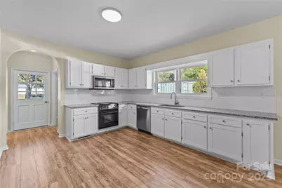 5909 Maple Street, Charlotte, NC 28269 - Photo 6