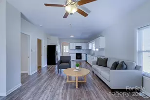 5909 Maple St, Charlotte, NC 28269 - Photo 12