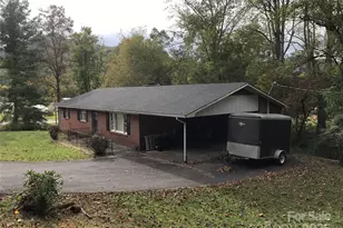 241 Pinewood Dr, Waynesville, NC 28786 - Photo 2