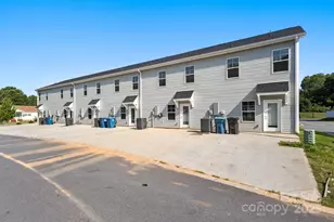 117 Dogwood Vlg Trl, Mooresville, NC 28115 - Photo 2