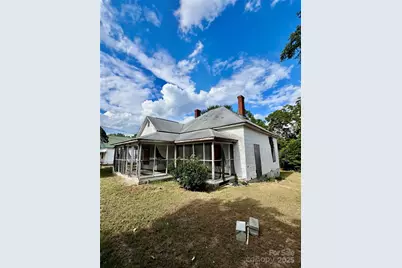 407 Chester Avenue, Great Falls, SC 29055 - Photo 2