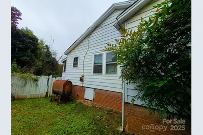 2015 St Paul Street, Charlotte, NC 28216 - Photo 4