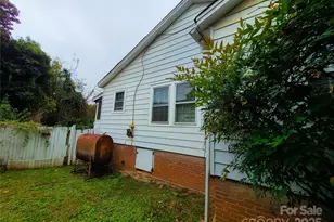 2015 St Paul St, Charlotte, NC 28216 - Photo 4