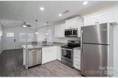 1942 11th Avenue NE, Hickory, NC 28601 - Photo 6