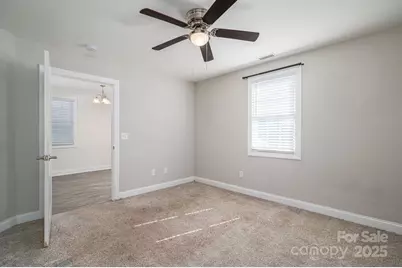 1942 11th Avenue NE, Hickory, NC 28601 - Photo 10