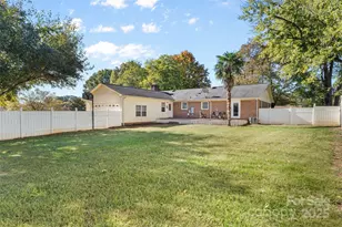 2010 Elizabeth Ave, Hickory, NC 28602 - Photo 22