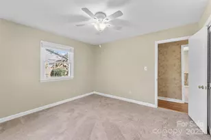 2010 Elizabeth Ave, Hickory, NC 28602 - Photo 16