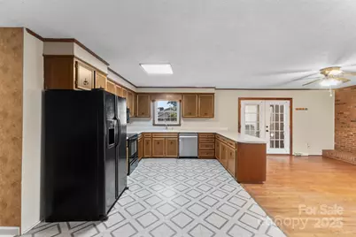 2010 Elizabeth Avenue, Hickory, NC 28602 - Photo 10