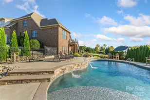 5836 Bakers Point, Hickory, NC 28602 - Photo 4