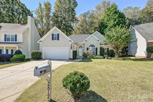 2812 Huckleberry Hill Dr, Fort Mill, SC 29715 - Photo 2