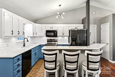 2691 Laurel Pointe Drive, Morganton, NC 28761 - Photo 8