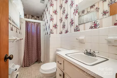 1580 W Cloaninger Avenue, Statesville, NC 28625 - Photo 6