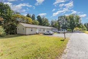 2075 N Whisnant Ave, Newton, NC 28658 - Photo 2