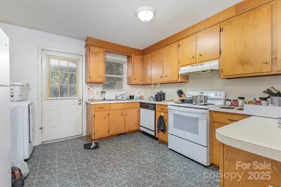 2075 N Whisnant Avenue, Newton, NC 28658 - Photo 24