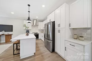 105 N Smallwood Pl, Charlotte, NC 28216 - Photo 26