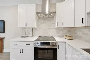 105 N Smallwood Pl, Charlotte, NC 28216 - Photo 24