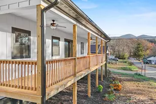 90 Park Street St, Bryson City, NC 28713 - Photo 2
