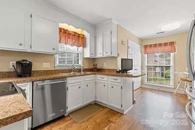 4347 Woodglen Lane, Charlotte, NC 28226 - Photo 10