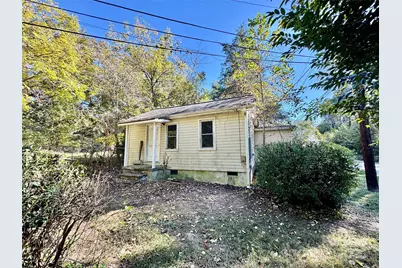 300 E Cedar Street, Yadkinville, NC 27055 - Photo 2