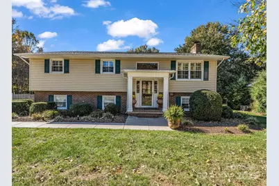 2340 24th Avenue NE, Hickory, NC 28601 - Photo 2