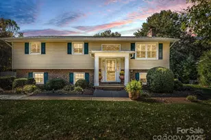 2340 24th Ave NE, Hickory, NC 28601 - Photo 1