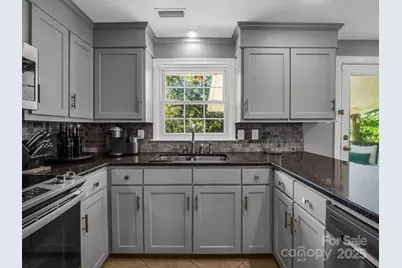 2340 24th Avenue NE, Hickory, NC 28601 - Photo 16