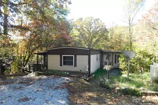 88 E Poplar Dr, Hendersonville, NC 28792 - Photo 2