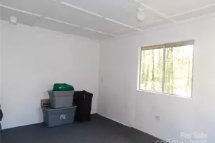 88 E Poplar Dr, Hendersonville, NC 28792 - Photo 32