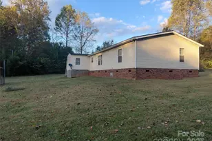 1900 Shady Ln, Newton, NC 28658 - Photo 4