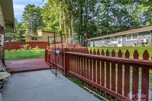 285 Cosmos Dr, Hendersonville, NC 28791 - Photo 8