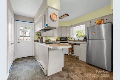 285 Cosmos Drive, Hendersonville, NC 28791 - Photo 18