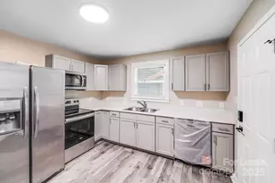 2301 Shamrock Dr, Charlotte, NC 28205 - Photo 8