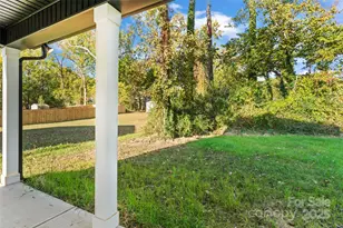 2808 Old Steele Creek Rd, Charlotte, NC 28208 - Photo 14
