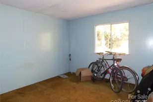 88 E Poplar Dr, Hendersonville, NC 28792 - Photo 32