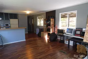 88 E Poplar Dr, Hendersonville, NC 28792 - Photo 30