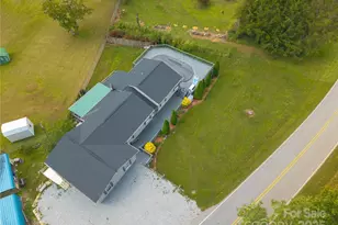 514 King Rd, Flat Rock, NC 28731 - Photo 2